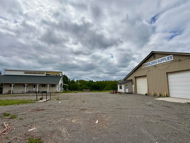 Industrial for lease in 108 Mile Ranch, 100 Mile House, 4945 Easzee Drive, 224980433 | Realtylink.org