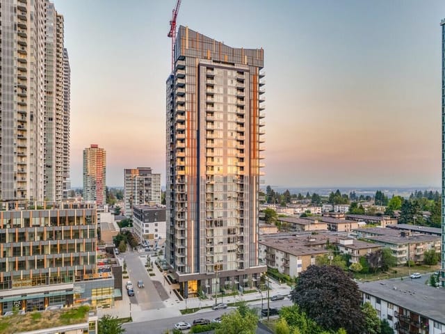 Office for lease in Burnaby, Burnaby South, 621 6378 Silver Avenue, 224981500 | Realtylink.org