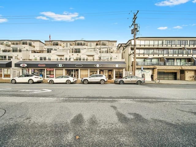 Retail for lease in Surrey, South Surrey White Rock, 15575 Marine Drive, 224982041 | Realtylink.org