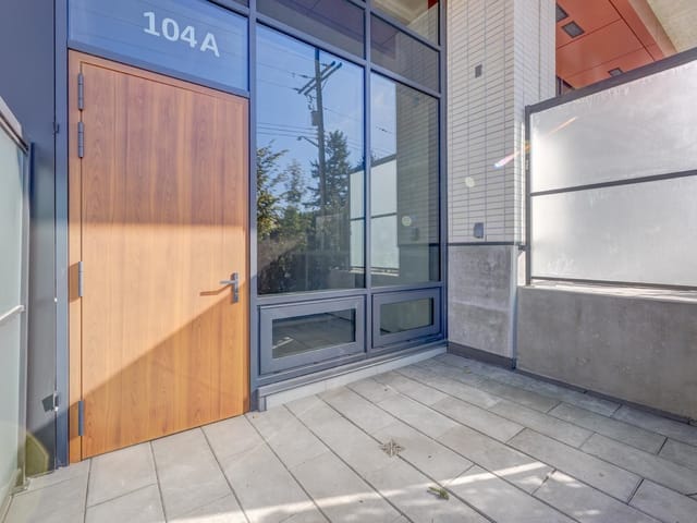 Retail for lease in North Vancouver, North Vancouver, 104 422 E 3rd Street, 224982236 | Realtylink.org