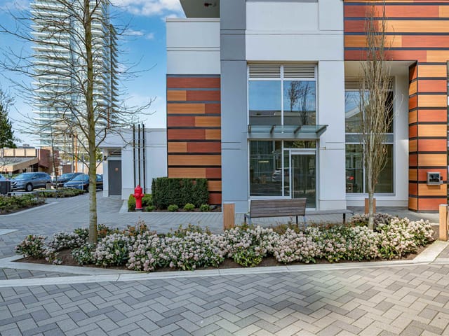 Retail for lease in North Vancouver, North Vancouver, 1671 Lions Gate Lane, 224982315 | Realtylink.org