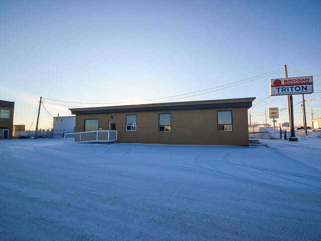 Office for lease in Fort St. John, Fort St. John, 8615 100 Street, 224982342 | Realtylink.org
