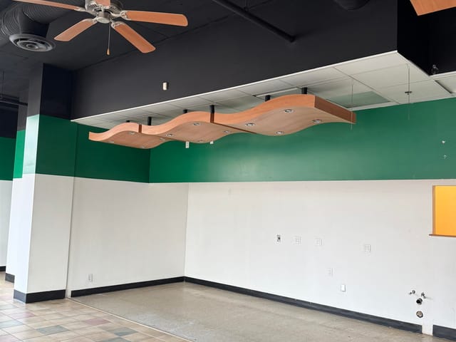 Retail for lease in Vancouver, Vancouver East, 98 E Broadway, 224982507 | Realtylink.org