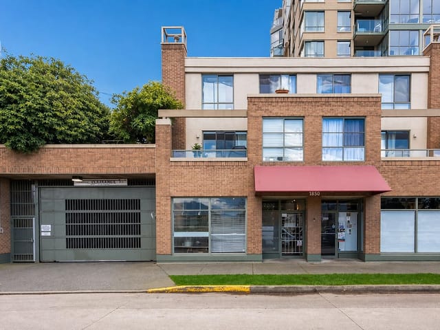 Retail for sale in Vancouver, Vancouver West, 1672 W 6th Avenue, 224983148 | Realtylink.org