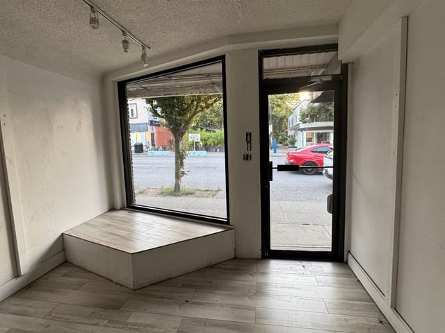 Retail for lease in Vancouver, Vancouver East, 3712 Main Street, 224983290 | Realtylink.org