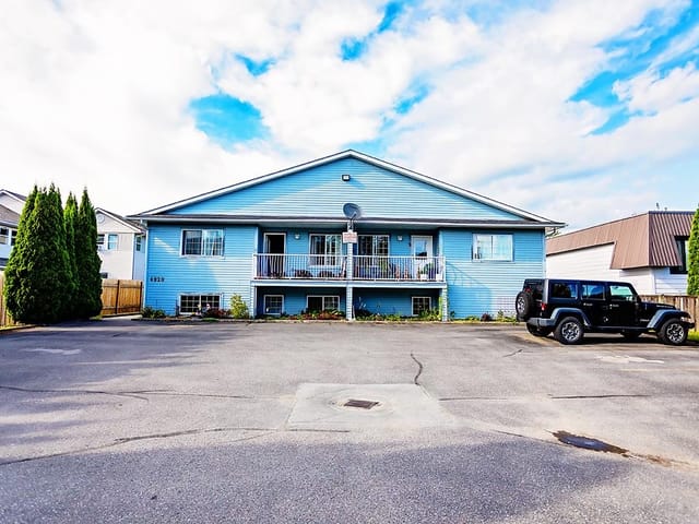 Multi-family for sale in Terrace, Terrace, 4820 Lazelle Avenue, 224983304 | Realtylink.org