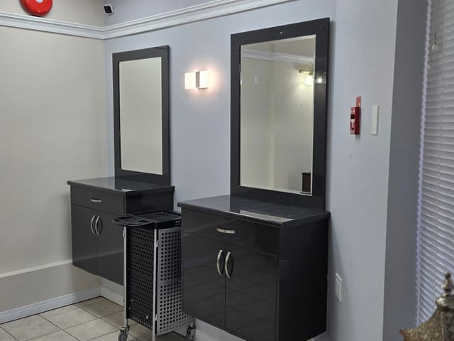 Retail for sale in White Rock, South Surrey White Rock, 15156 Roper Avenue, 224983391 | Realtylink.org