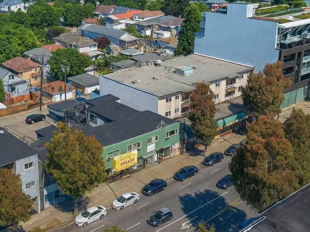 Retail for lease in Vancouver, Vancouver East, 2117 Kingsway, 224984305 | Realtylink.org
