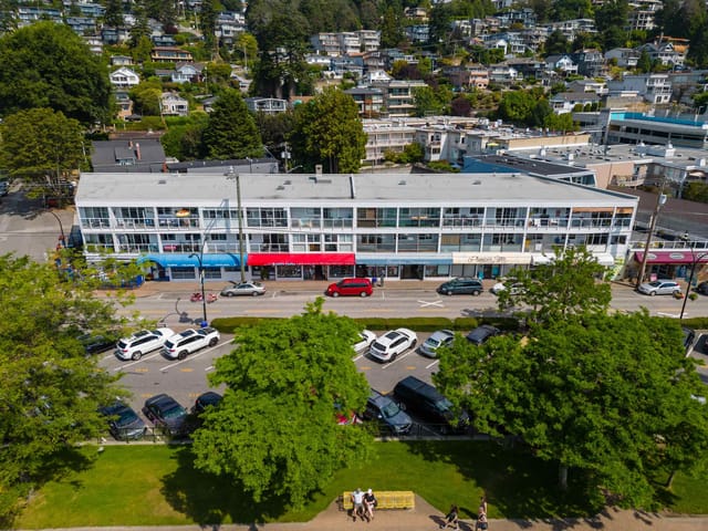 Retail for sale in White Rock, South Surrey White Rock, 14881 Marine Drive, 224984525 | Realtylink.org