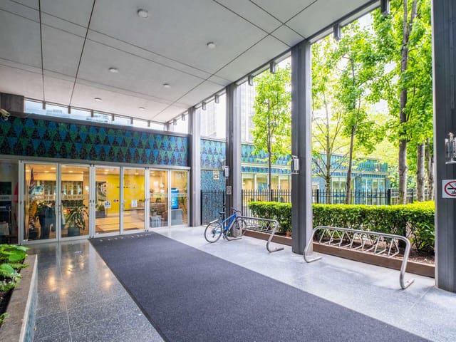 Office for lease in Vancouver, Vancouver West, 981 Nelson Street, 224984969 | Realtylink.org