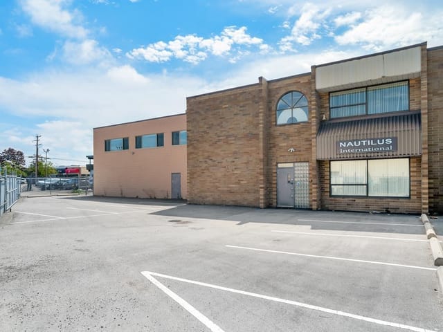 Industrial for lease in Burnaby, Burnaby South, 6866 & 6868 Russell Avenue, 224985256 | Realtylink.org