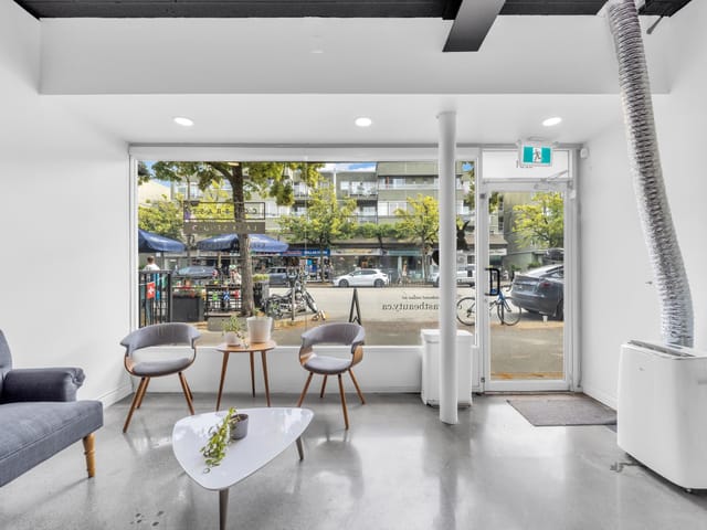Business for sale in Vancouver, Vancouver West, 3261 W Broadway Street, 224985563 | Realtylink.org