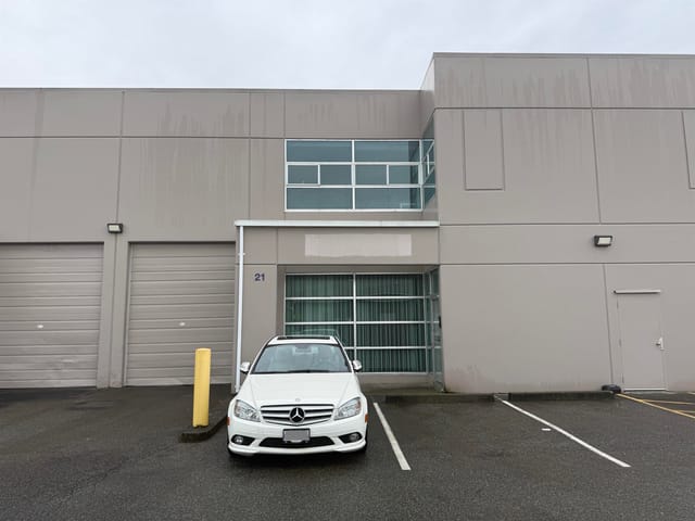 Industrial for lease in Burnaby, Burnaby South, 21 3871 North Fraser Way, 224985824 | Realtylink.org
