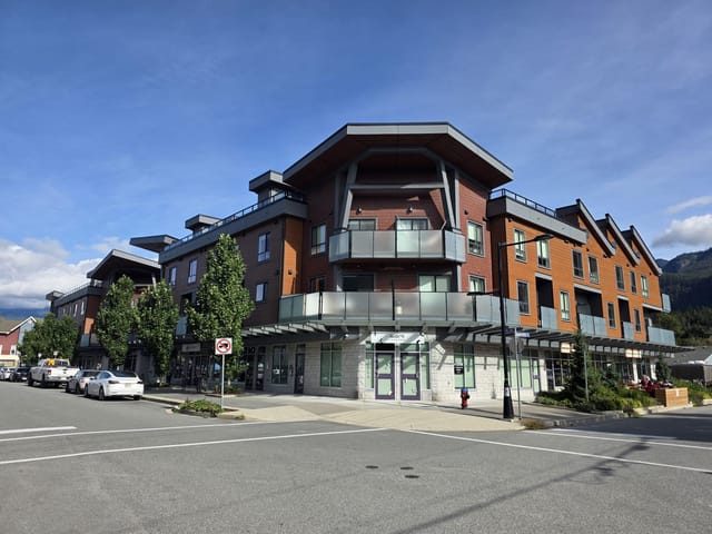 Retail for sale in Squamish, Squamish, 1315-1323 Vancouver Street, 224986396 | Realtylink.org