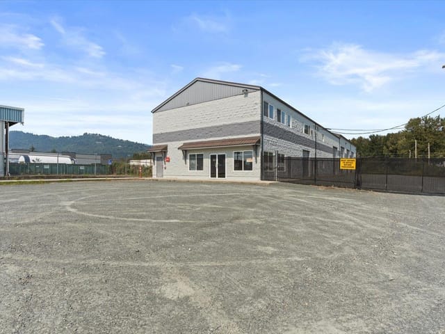 Industrial for sale in Chilliwack, Chilliwack, 44755 Yale Road, 224986402 | Realtylink.org