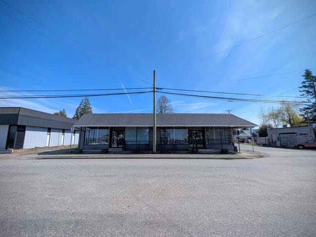 Retail for lease in Abbotsford, Abbotsford, 5814 Riverside Street, 224986578 | Realtylink.org
