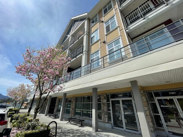 Retail for sale in Squamish, Squamish, 37893 Second Avenue, 224987426 | Realtylink.org