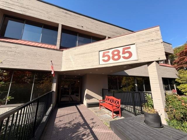 Office for lease in West Vancouver, West Vancouver, 202 585 16th Street, 224988229 | Realtylink.org