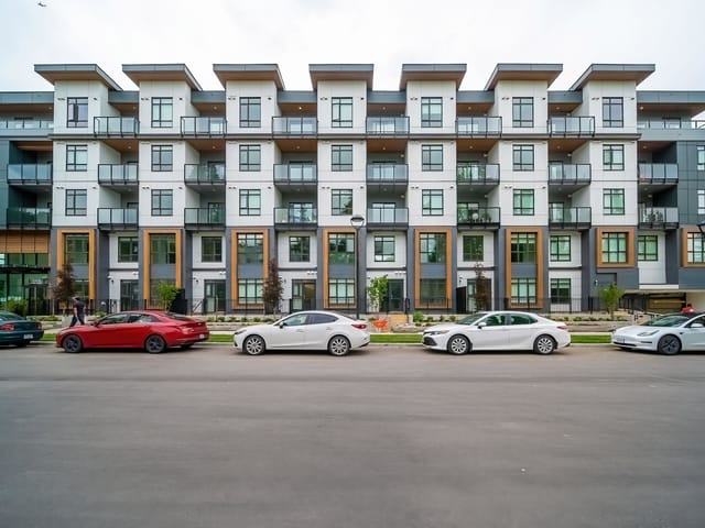 Apartment for sale in Surrey, North Surrey, 520 13968 Laurel Drive, 262923998 | Realtylink.org