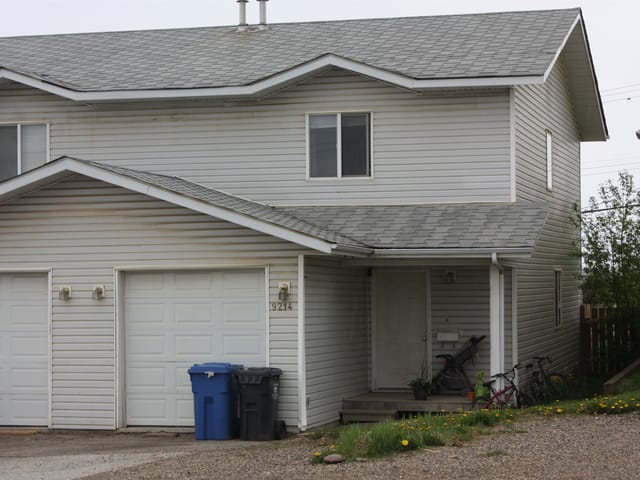 1/2 Duplex for sale in Fort St. John, Fort St. John, 9214 86 Street, 262968665 | Realtylink.org