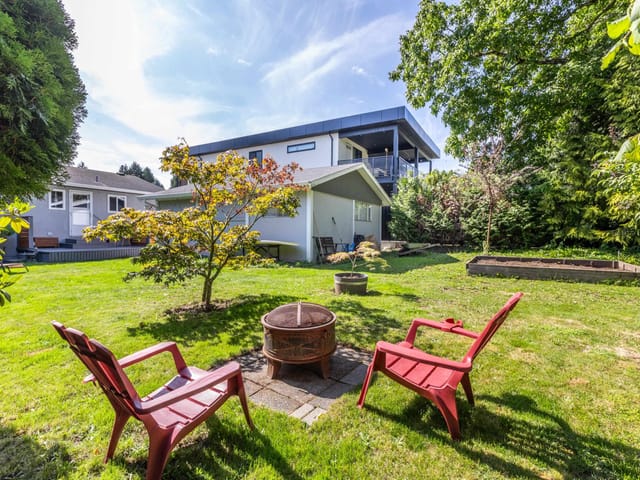 House for sale in White Rock, South Surrey White Rock, 15873 Vine Avenue, 262984032 | Realtylink.org