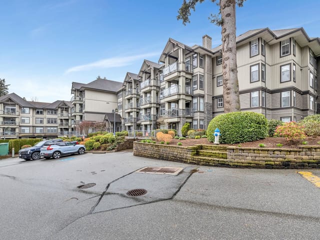 Apartment for sale in Abbotsford, Abbotsford, 203 33318 E Bourquin Crescent, 263006201 | Realtylink.org