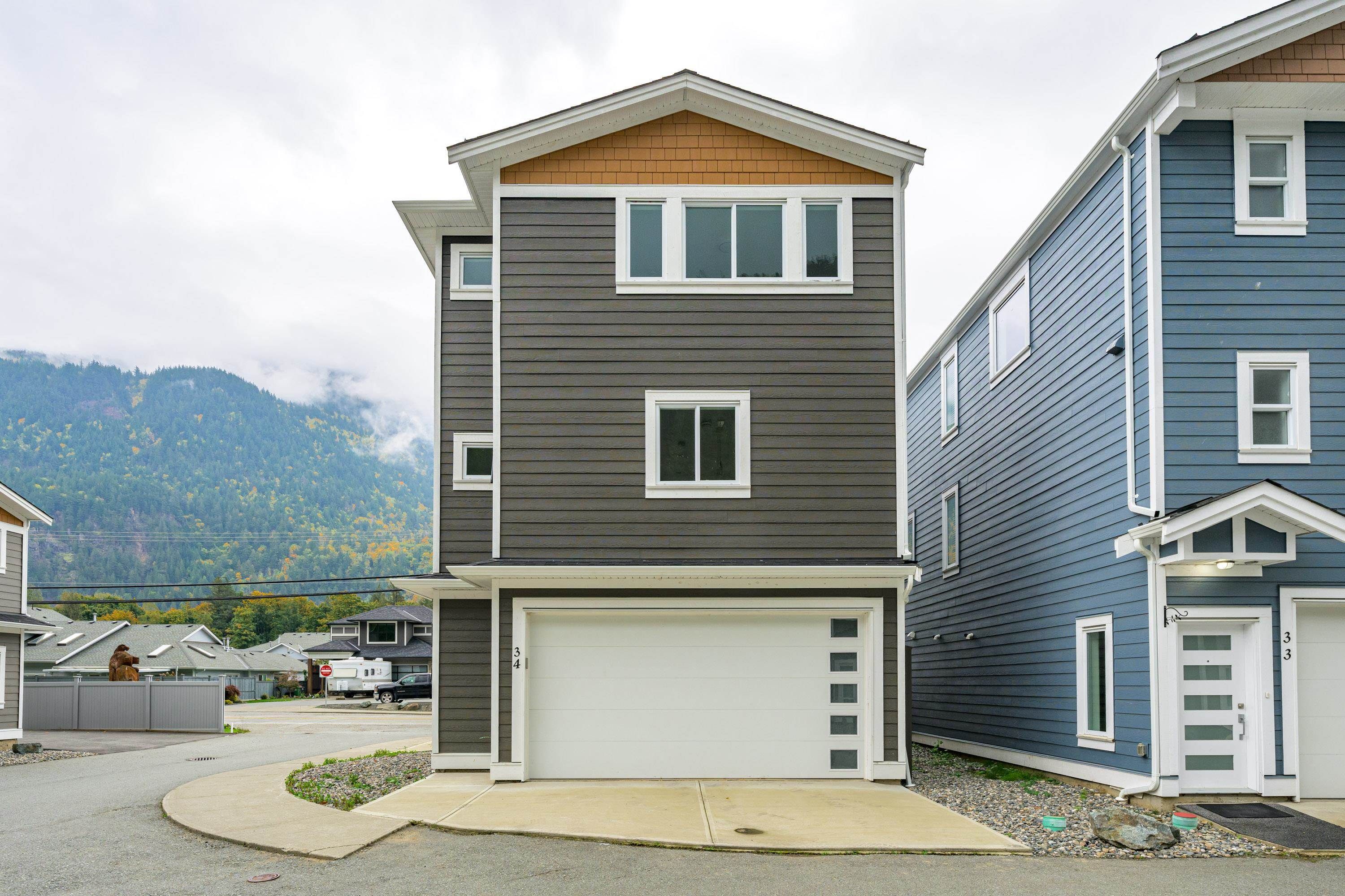 House for sale in Harrison Hot Springs, Harrison Lake, 34 750 Hot Springs Road Street, 263022779 | Realtylink.org