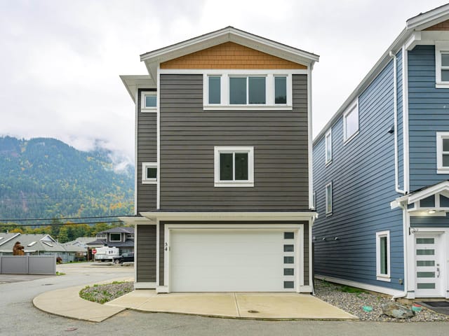 House for sale in Harrison Hot Springs, Harrison Lake, 34 750 Hot Springs Road Street, 263022779 | Realtylink.org