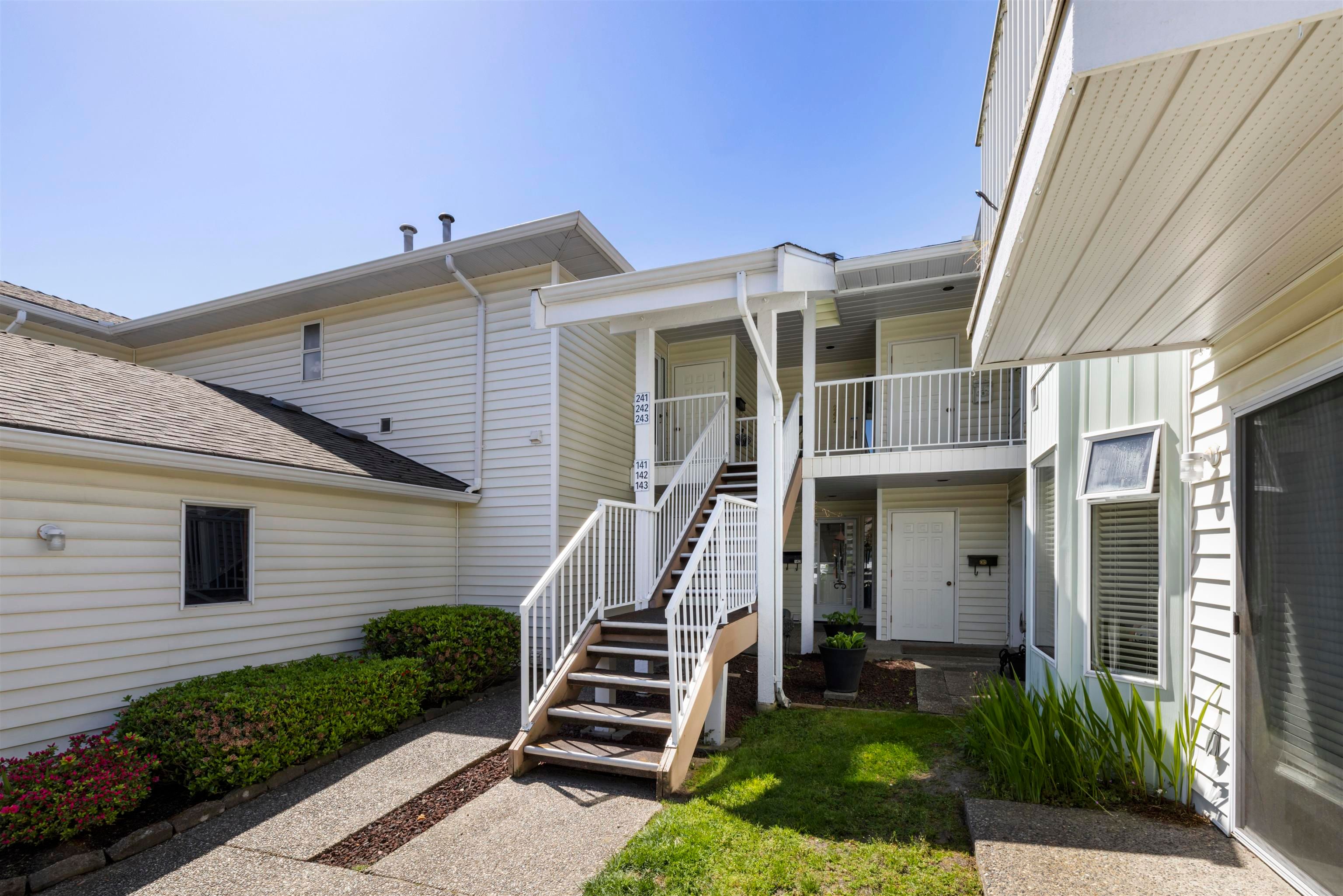 Townhouse for sale in Surrey, Surrey, 241 7156 121 Street, 263025101 | Realtylink.org