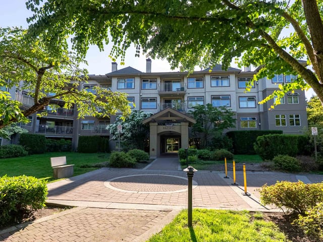 Apartment for sale in Surrey, North Surrey, 201 15220 Guildford Drive, 263035345 | Realtylink.org