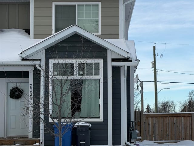 1/2 Duplex for sale in Fort St. John, Fort St. John, 9026 74 Street, 263036091 | Realtylink.org