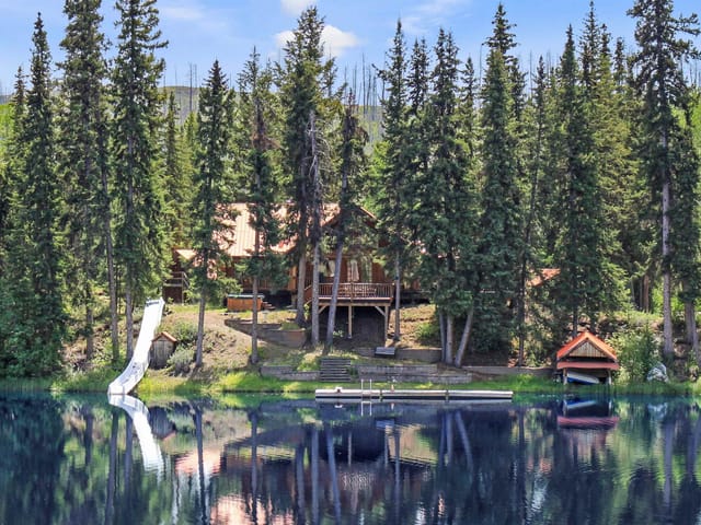 House for sale in Green Lake, 100 Mile House, 6437 Shore Court, 263036861 | Realtylink.org