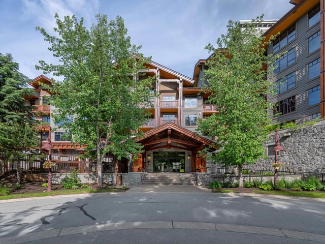 Apartment for sale in Whistler, Whistler, 524 2202 Gondola Way, 263040089 | Realtylink.org