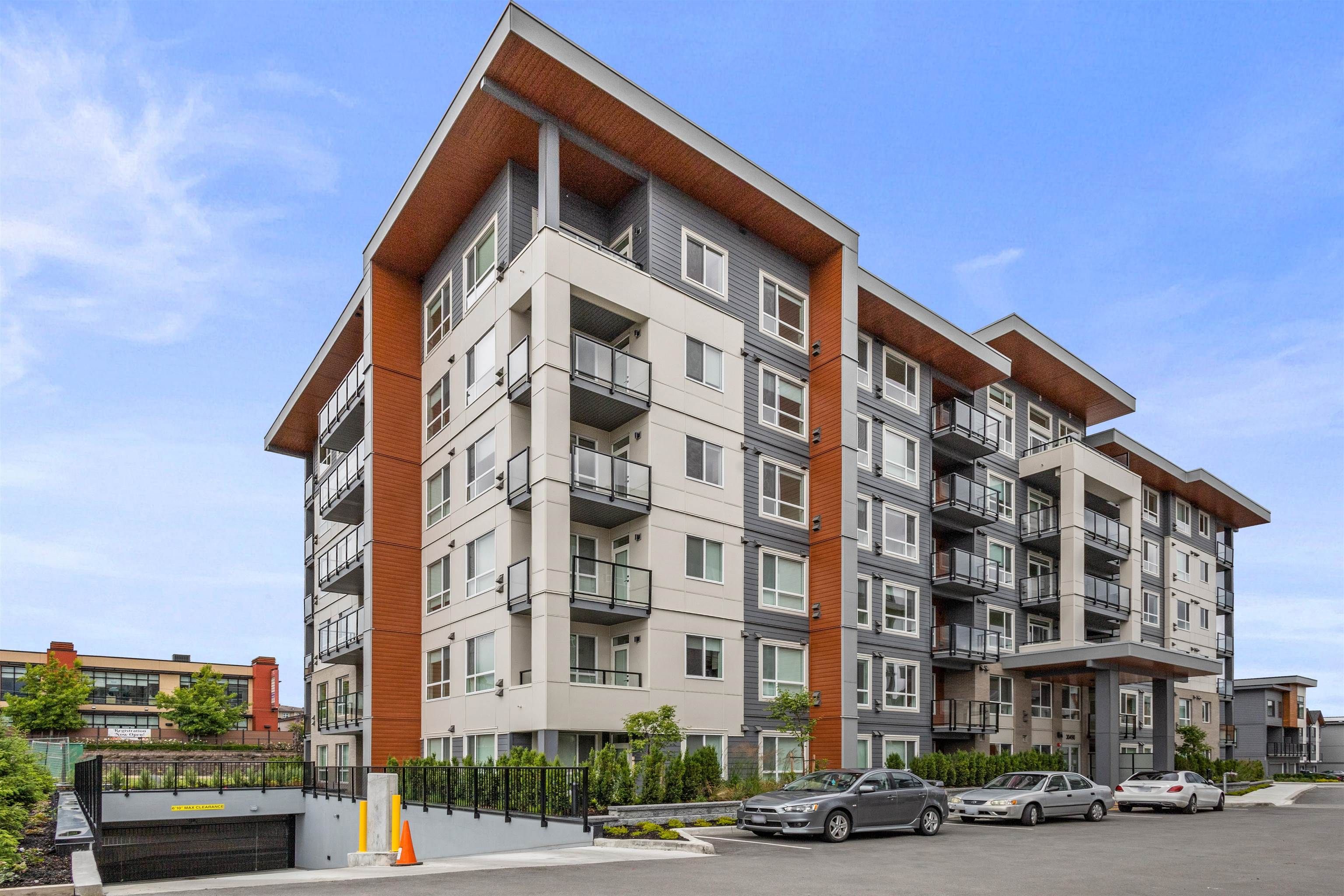 Apartment for sale in Abbotsford, Abbotsford, 408 30490 Cardinal Avenue, 263040403 | Realtylink.org