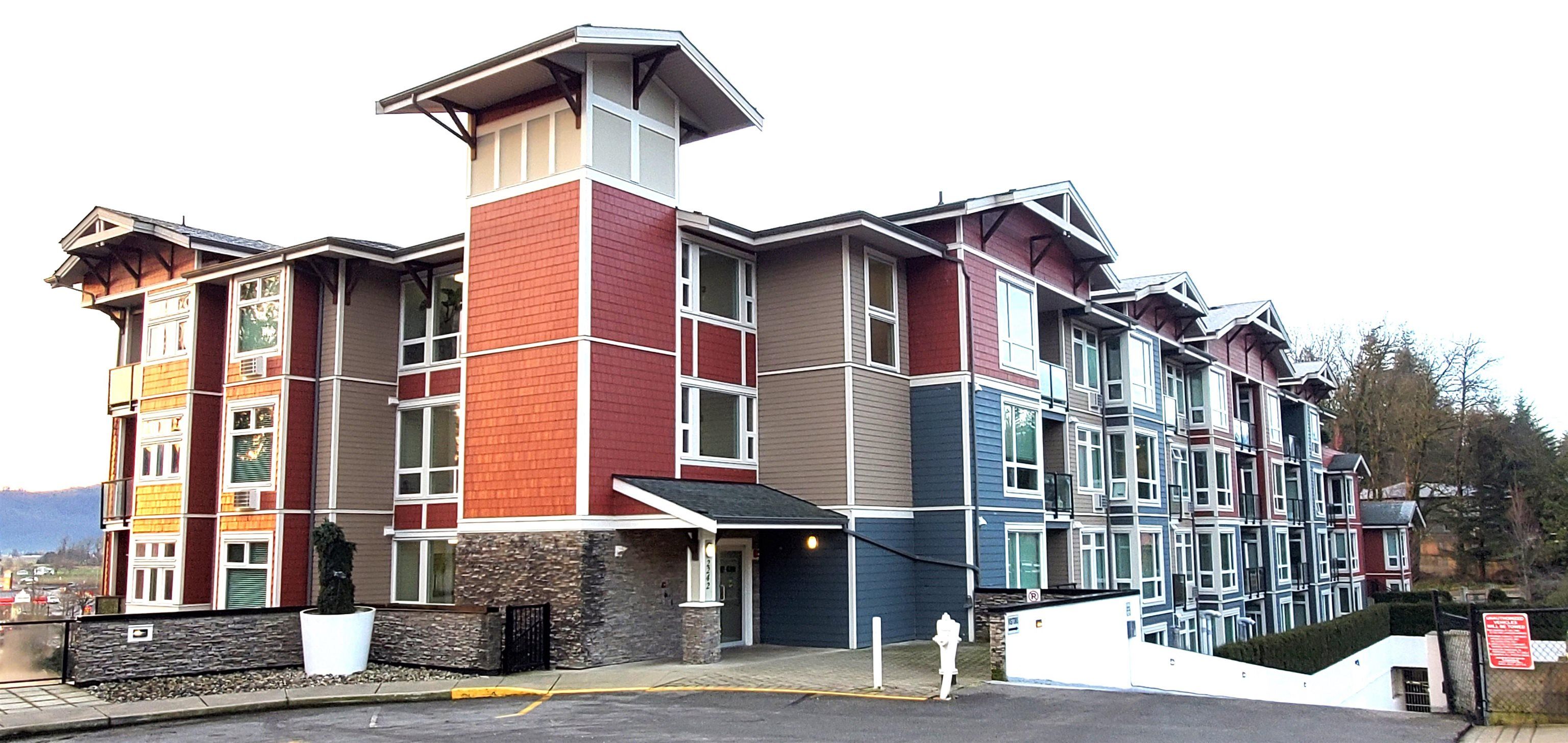 Apartment for sale in Abbotsford, Abbotsford, 409 2242 Whatcom Road, 263048690 | Realtylink.org