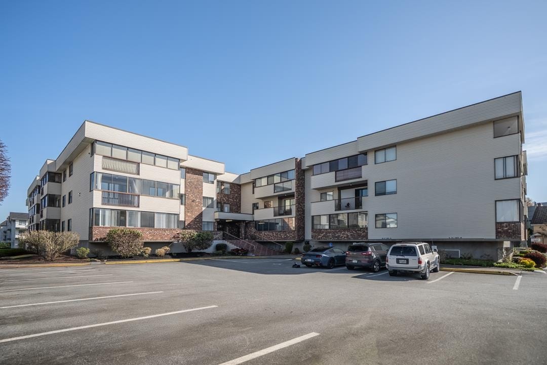 Apartment for sale in Abbotsford, Abbotsford, 201 33369 Old Yale Road, 263052009 | Realtylink.org
