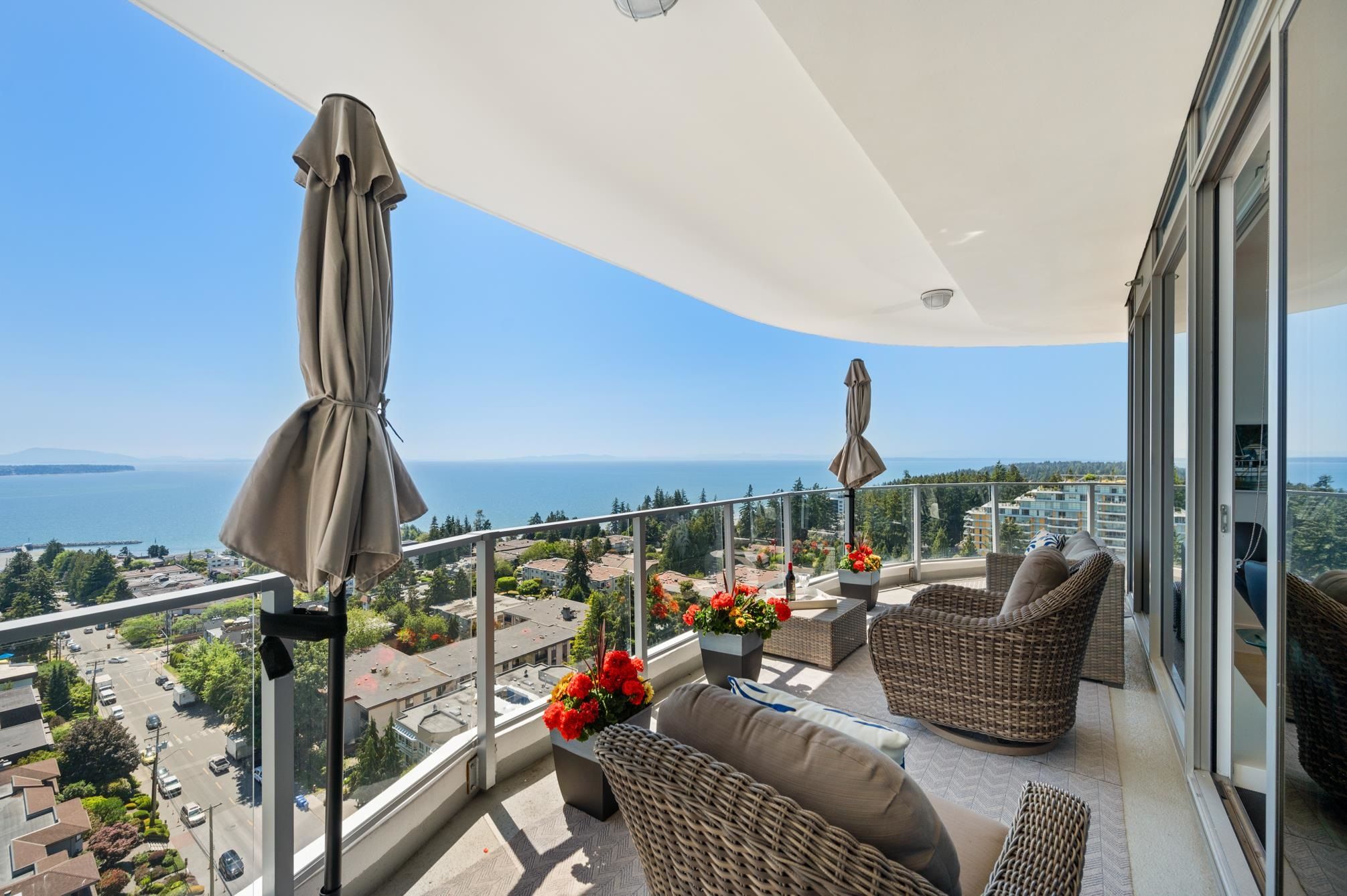 Apartment for sale in White Rock, South Surrey White Rock, 1601 1500 Martin Street, 263053725 | Realtylink.org