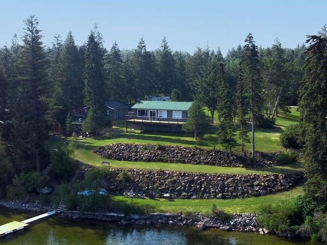 House for sale in Lac La Hache, 100 Mile House, 4803 Lakeview Road, 263054196 | Realtylink.org