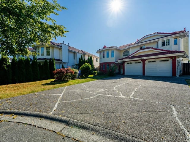 House for sale in Surrey, Surrey, 8879 141b Street, 263055148 | Realtylink.org