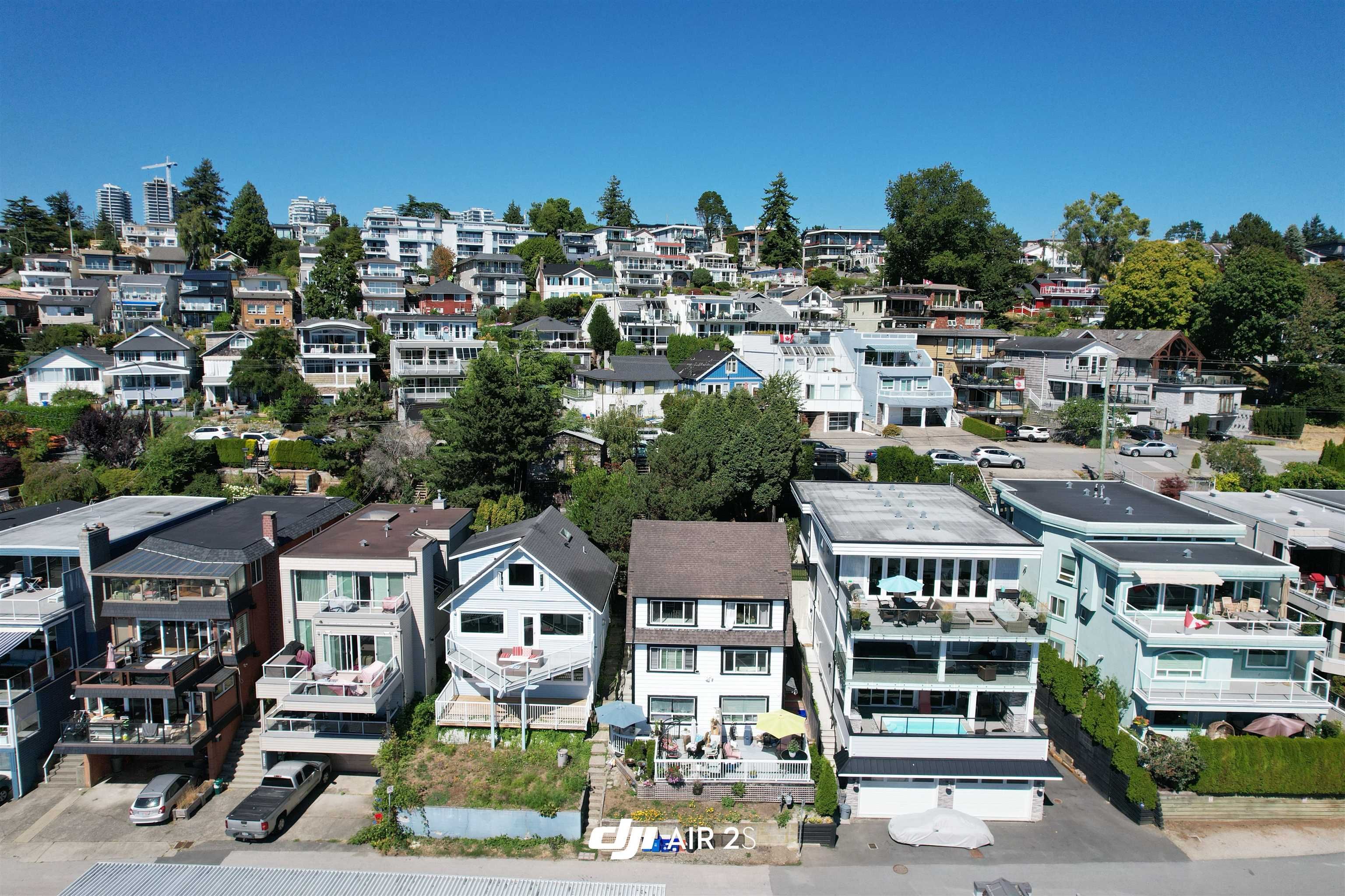 House for sale in White Rock, South Surrey White Rock, 15156 Victoria Avenue, 263057110 | Realtylink.org