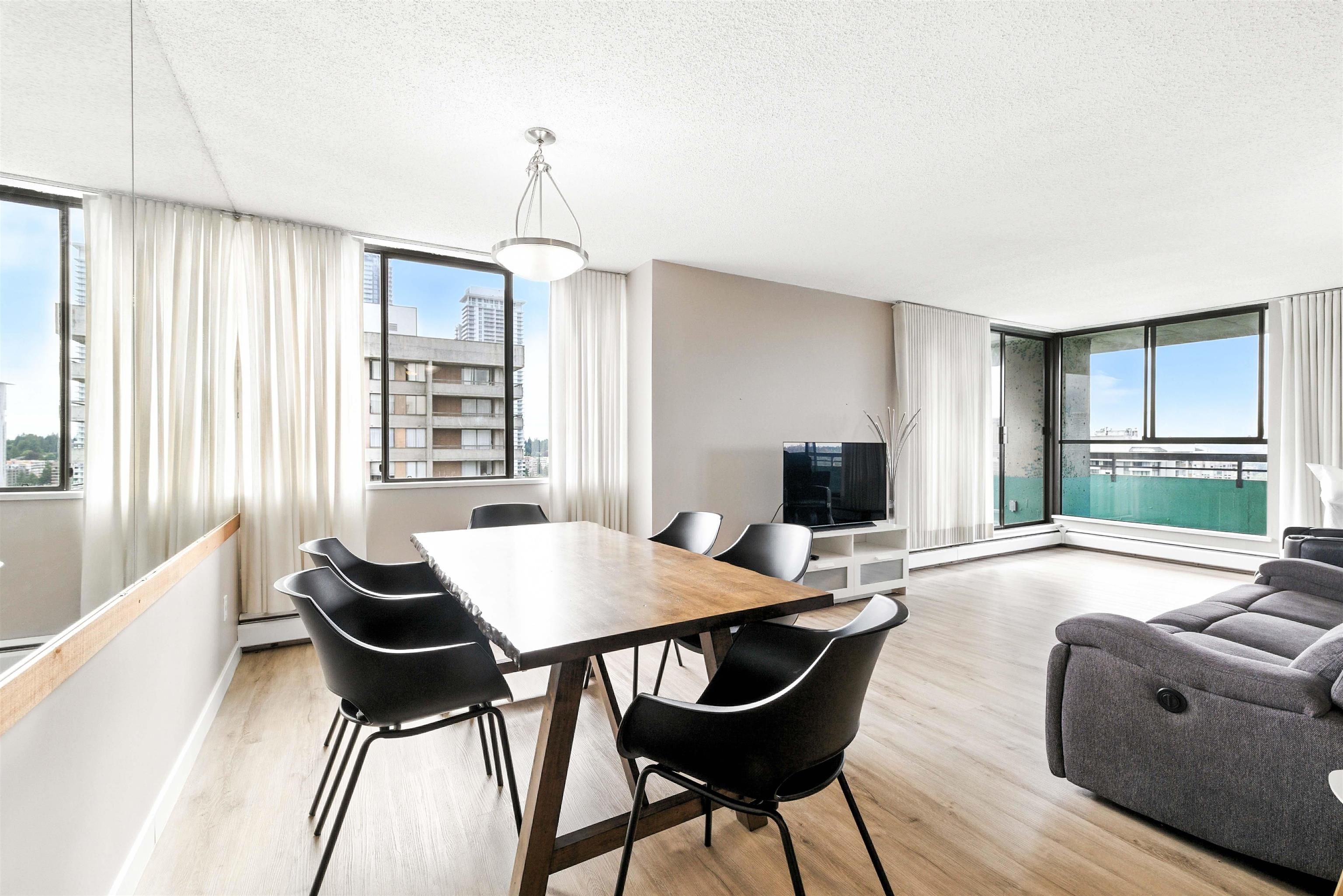 Apartment for sale in Burnaby, Burnaby North, 2403 3737 Bartlett Court, 263062071 | Realtylink.org