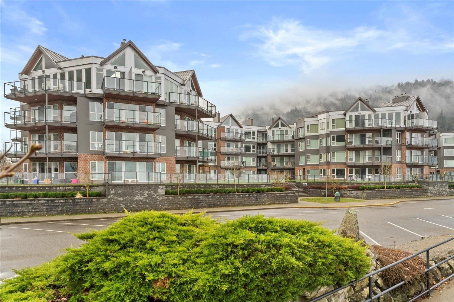 Apartment for sale in Harrison Hot Springs, Harrison Lake, 209 378 Esplanade Avenue, 263062830 | Realtylink.org