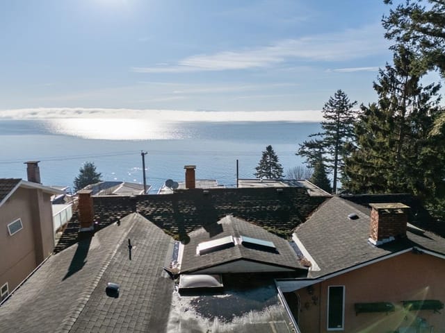 House for sale in White Rock, South Surrey White Rock, 14310 Sunset Drive, 263064703 | Realtylink.org