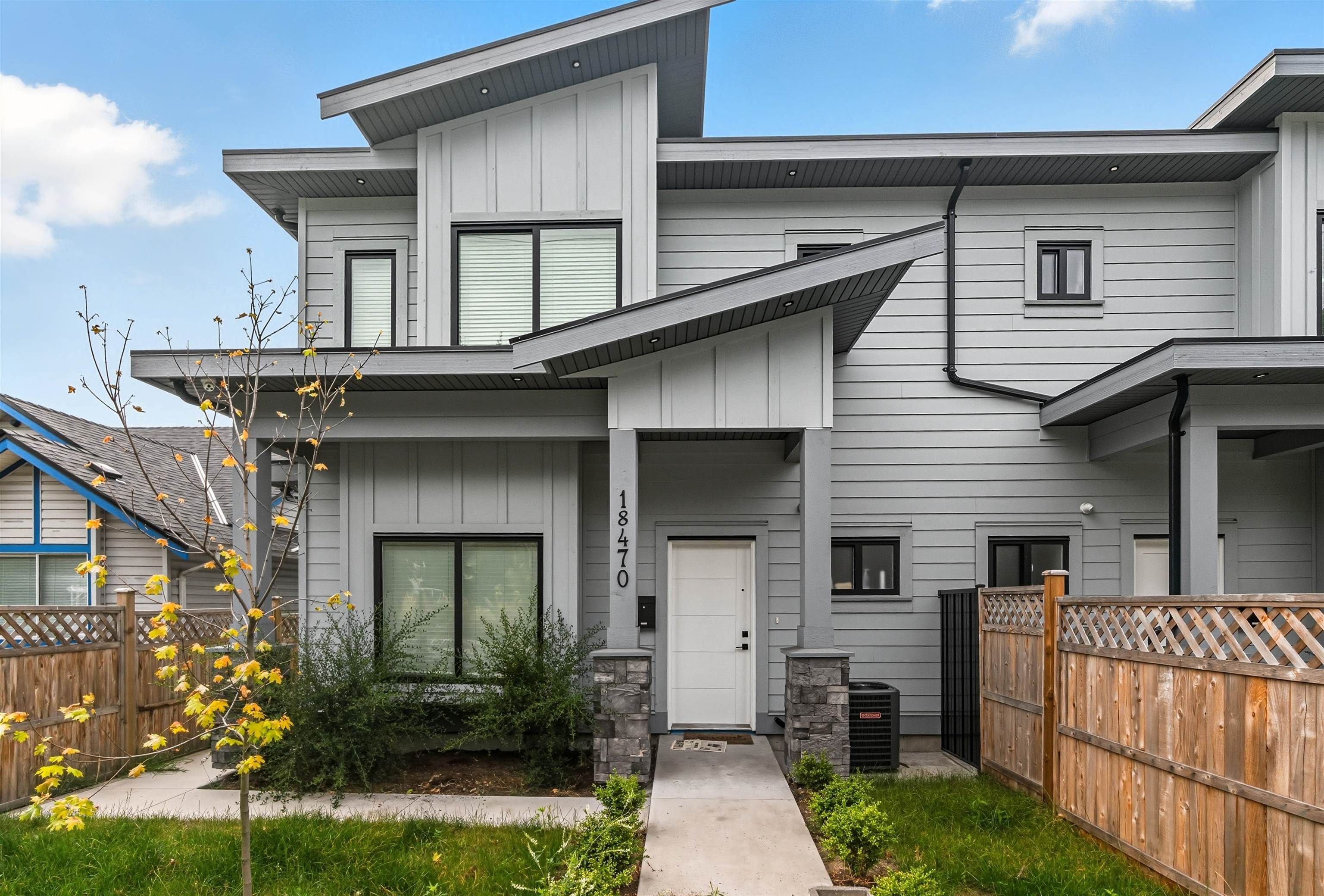 1/2 Duplex for sale in Surrey, Cloverdale, 18470 64 Avenue, 263065678 | Realtylink.org