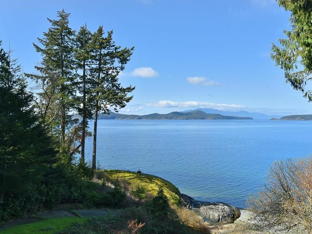 House for sale in Halfmoon Bay, Sunshine Coast, 8429 Redrooffs Road, 263068382 | Realtylink.org