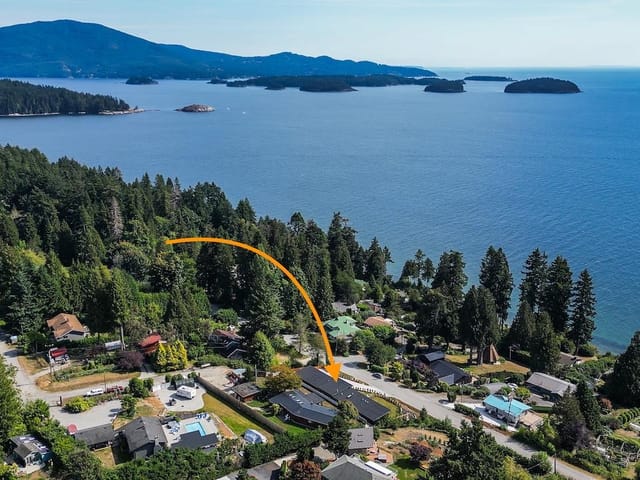 House for sale in Gibsons, Sunshine Coast, 980 Gower Point Road, 263073115 | Realtylink.org
