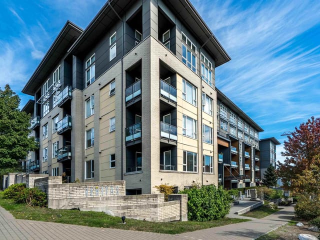 Apartment for sale in Burnaby, Burnaby North, 403 9877 University Crescent, 263073158 | Realtylink.org