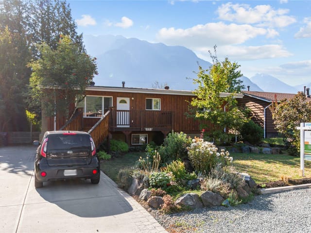 House for sale in Hope, Hope & Area, 648 Willow Street, 263073326 | Realtylink.org