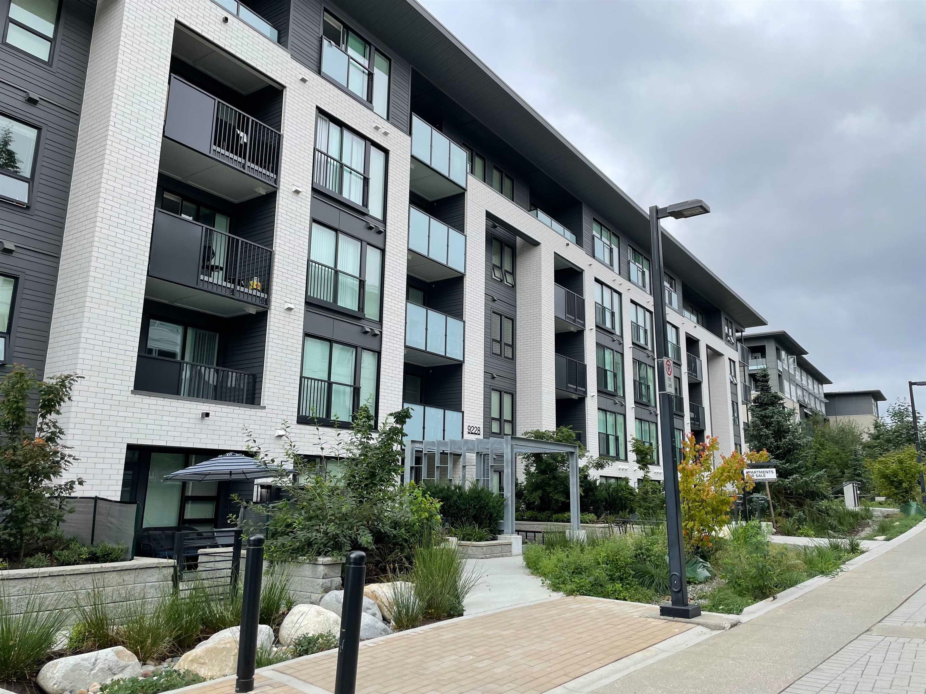 Apartment for sale in Burnaby, Burnaby North, 306 9228 Slopes Mews, 263074099 | Realtylink.org