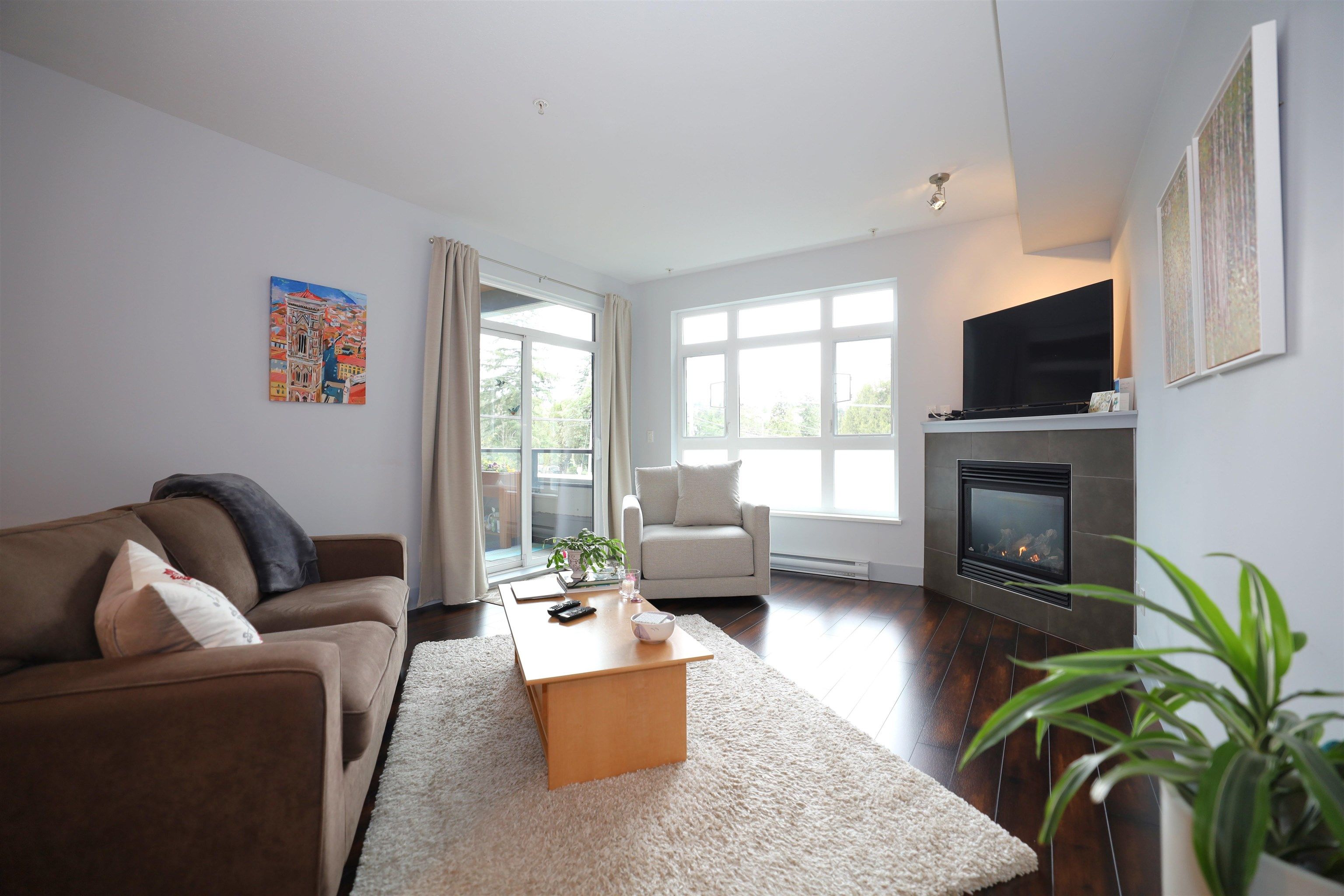 Apartment for sale in Sechelt, Sunshine Coast, 209 5682 Wharf Avenue, 263076089 | Realtylink.org